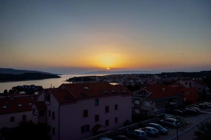 Panorama Sunset Apartments Cres Buitenkant foto