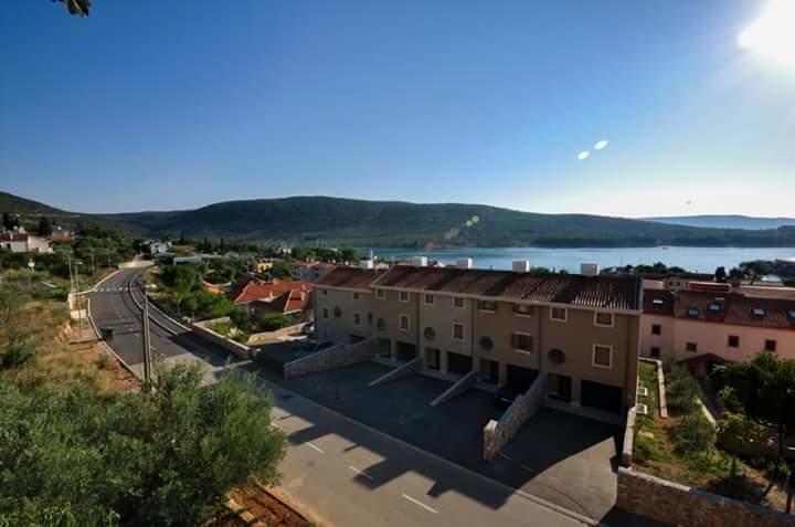 Panorama Sunset Apartments Cres Buitenkant foto